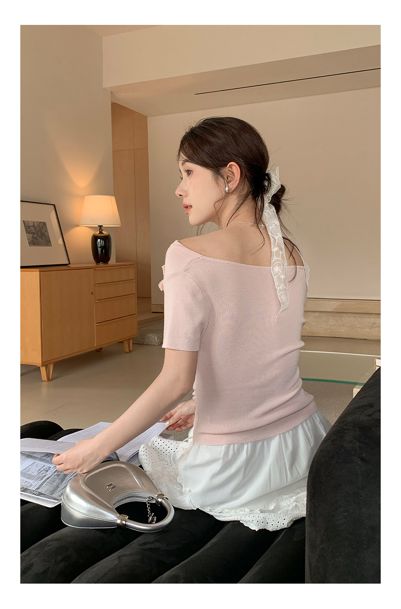カットソー 花モチーフ付きボートネックカットソー
