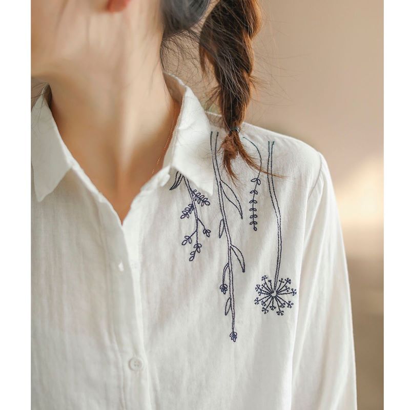 カットソー 優美な草花刺繍入りシャツ