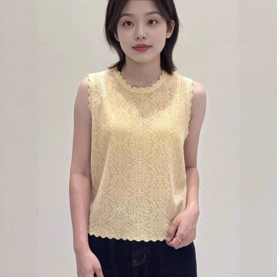 カットソー 花模様刺繍ノースリーブカットソー