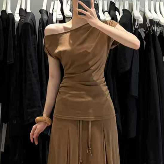 カットソー 洗練アシンメトリーボートネック