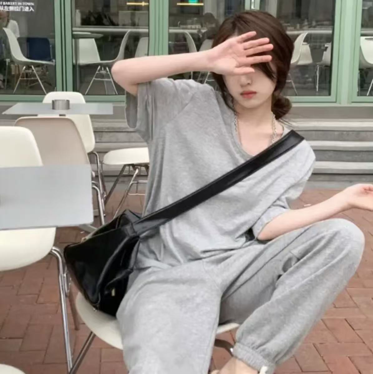  カットソー 洗練シンプル美ライン深Vネック