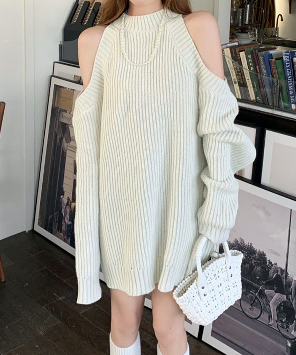 カットソー ハイネック肩あきニットワンピース短め丈