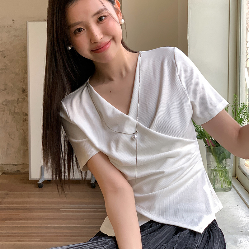 カットソー 優美なラインのドレープVネック