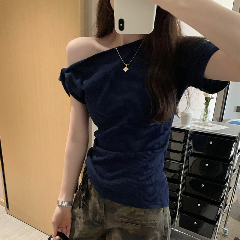 カットソー 優美な肩出しリブボートネック