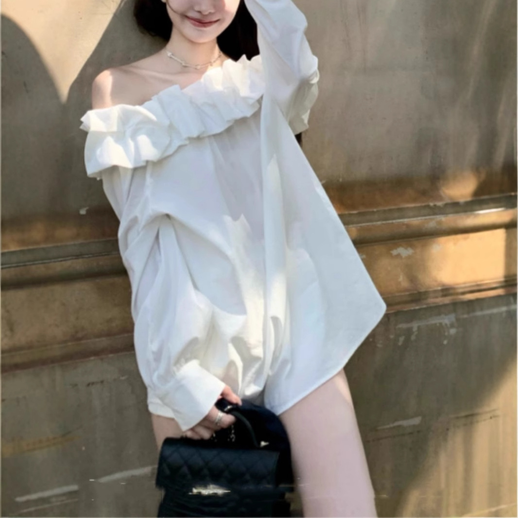 カットソー 優美フリルデコルテボートネック