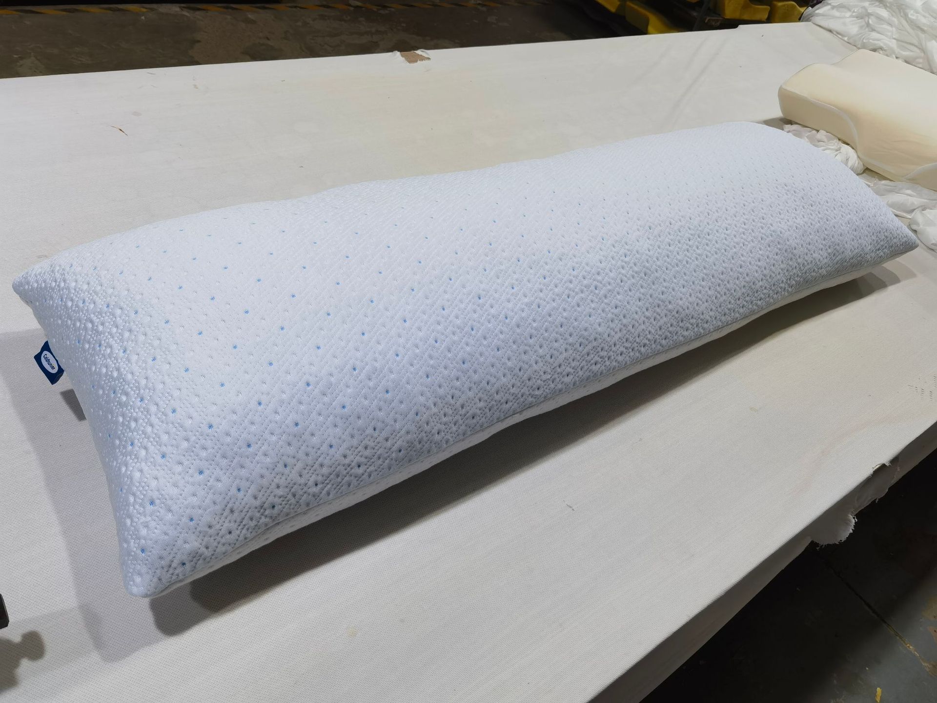 https://fulmo-img-server.com/dakimakura-store/9360db5f-7d0c-4d8b-93fc-22171306a14d.jpg