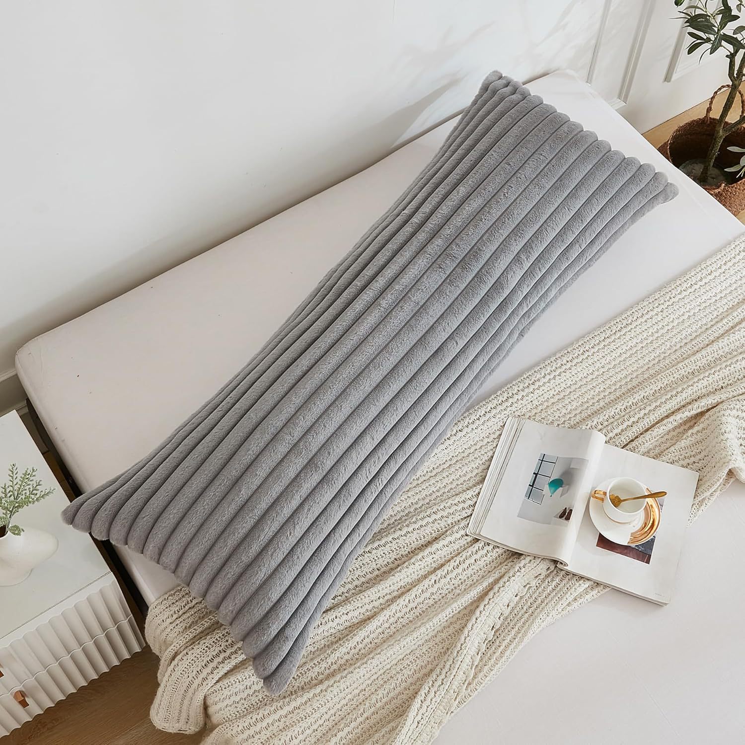 https://fulmo-img-server.com/dakimakura-store/d181dab5-7a9e-4da0-b583-6e20bd27faf1.jpg