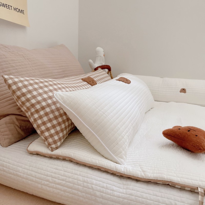 https://fulmo-img-server.com/dakimakura-store/f23f7dd6-bb1a-45ca-9f36-a80d0673fdc4.jpg