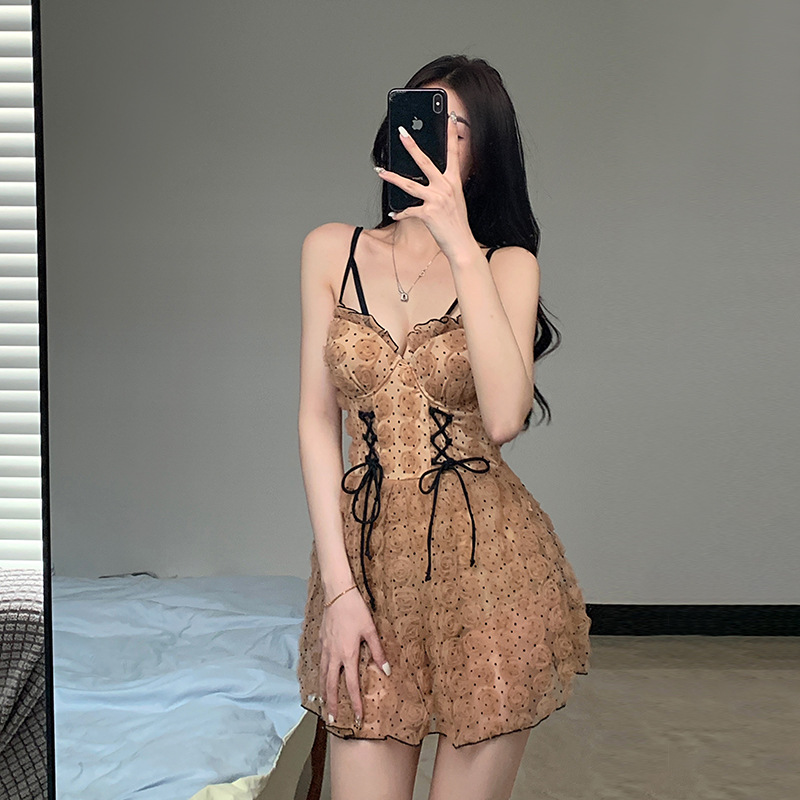 ダンス衣装 編み上げリボン付きドット柄キャミソールドレス