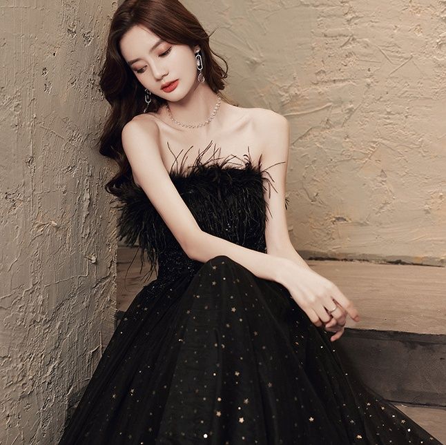 ダンス衣装 羽根飾りベアトップ煌めきチュール舞踏会衣装