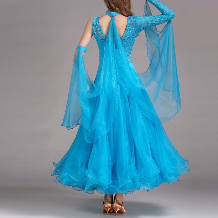 ダンス衣装 煌めきビジュー付き多重フリルロングドレス