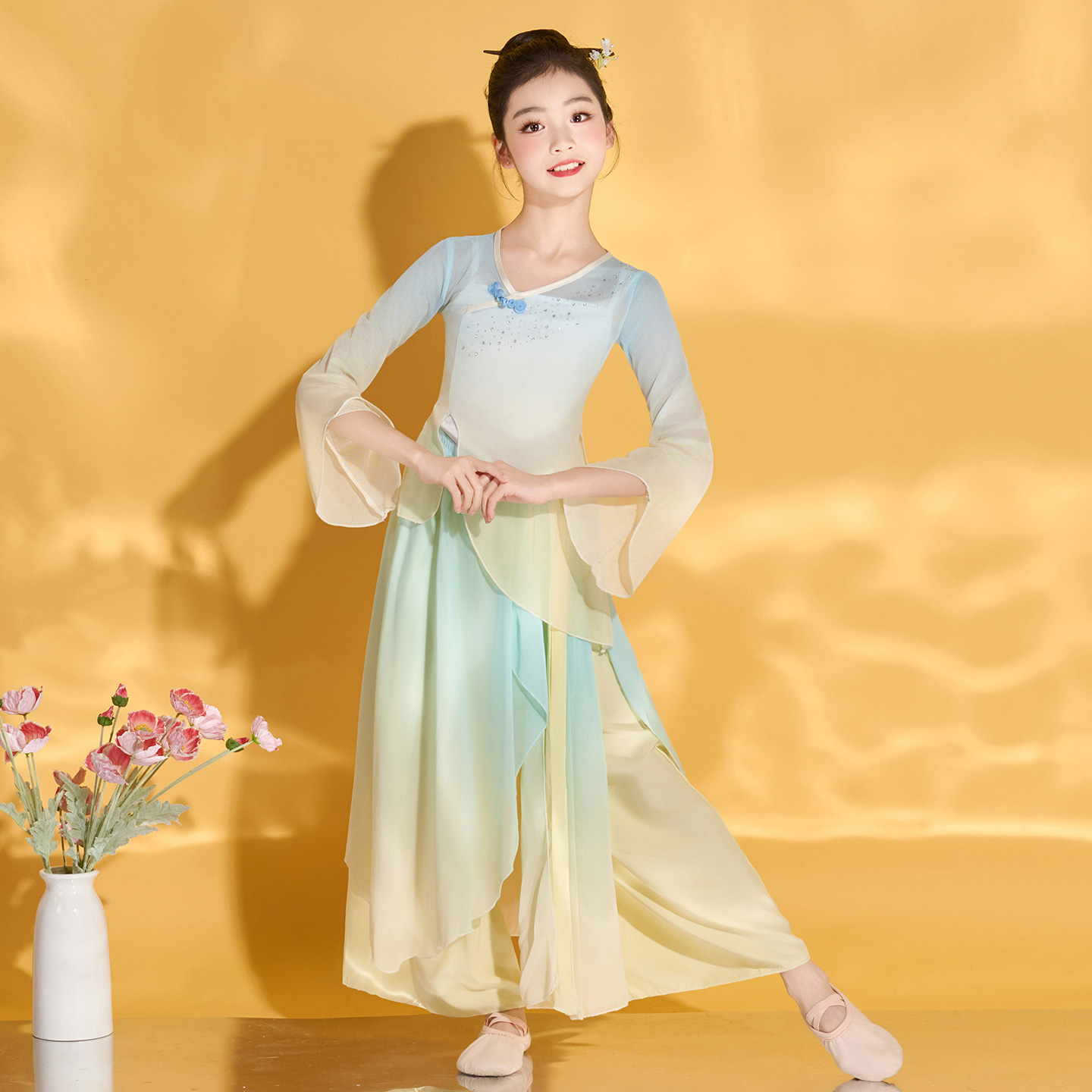 https://fulmo-img-server.com/dancebeat/4ed93a58-ad0a-4316-b781-29134857d183.jpg