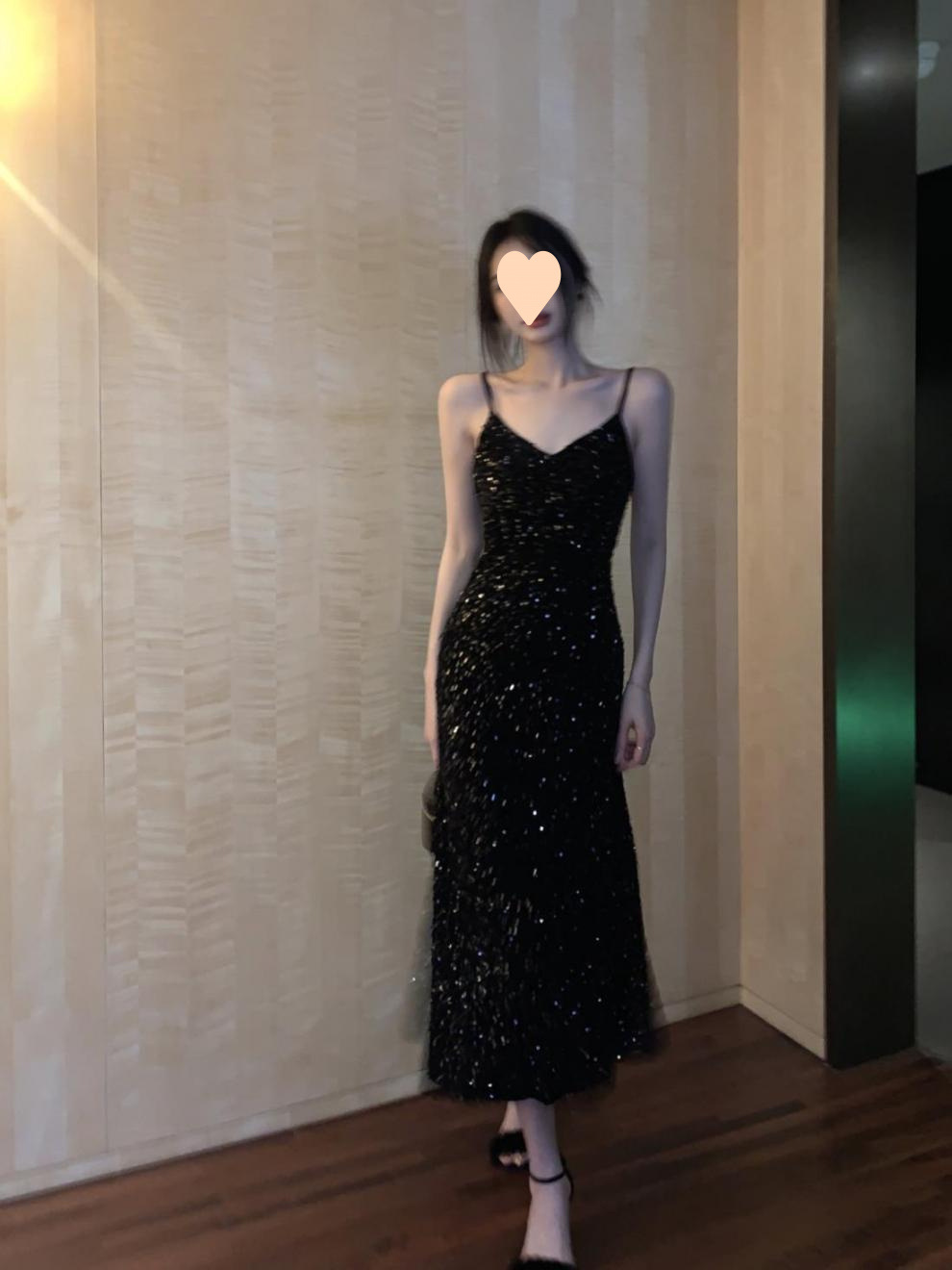 ダンス衣装 スパンコール輝く細身キャミソールワンピース