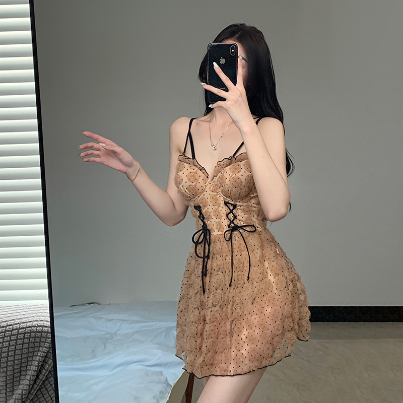 ダンス衣装 編み上げリボン付きドット柄キャミソールドレス