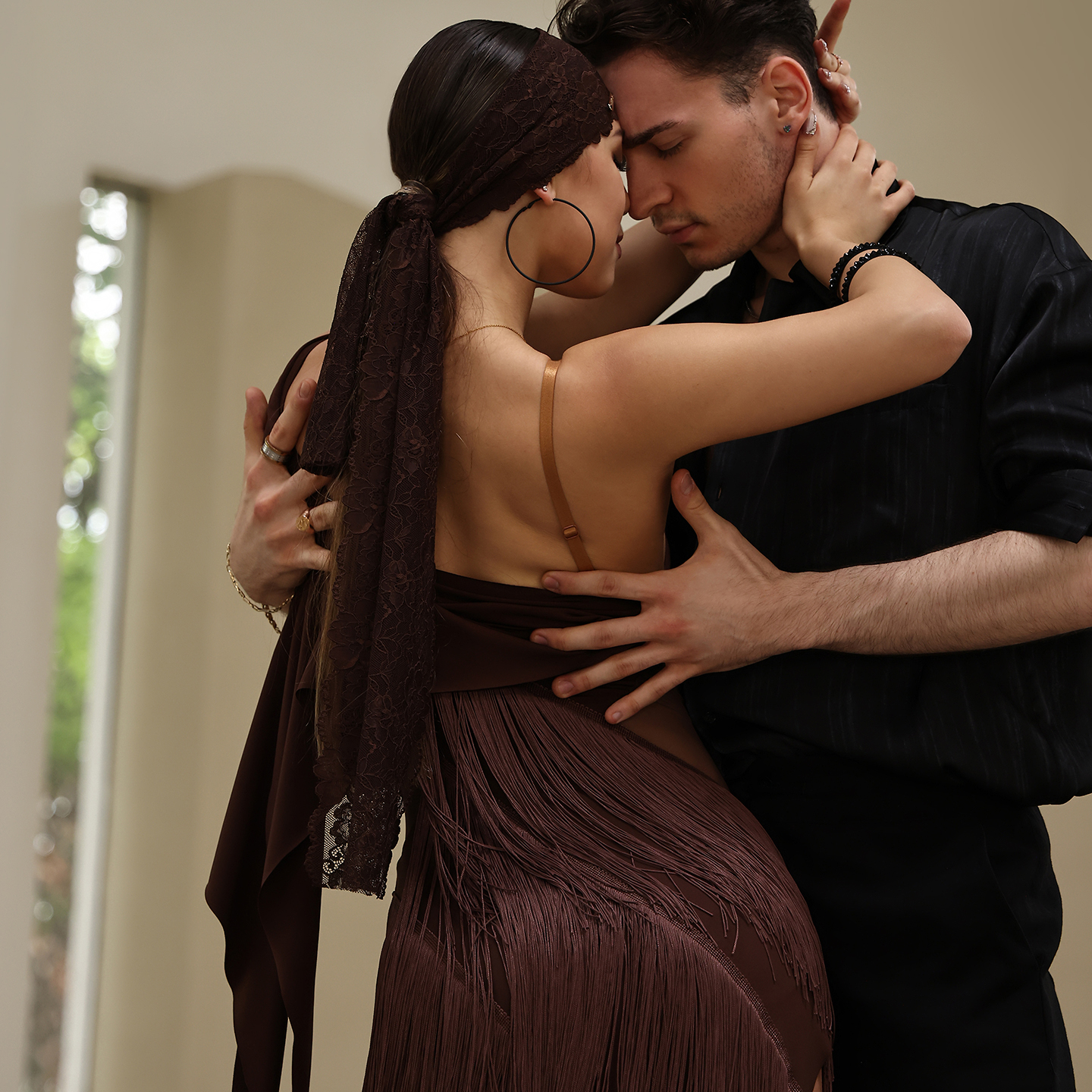 https://fulmo-img-server.com/danceuri/1783a1b4-170a-4342-94ce-43be87aa6029.jpg