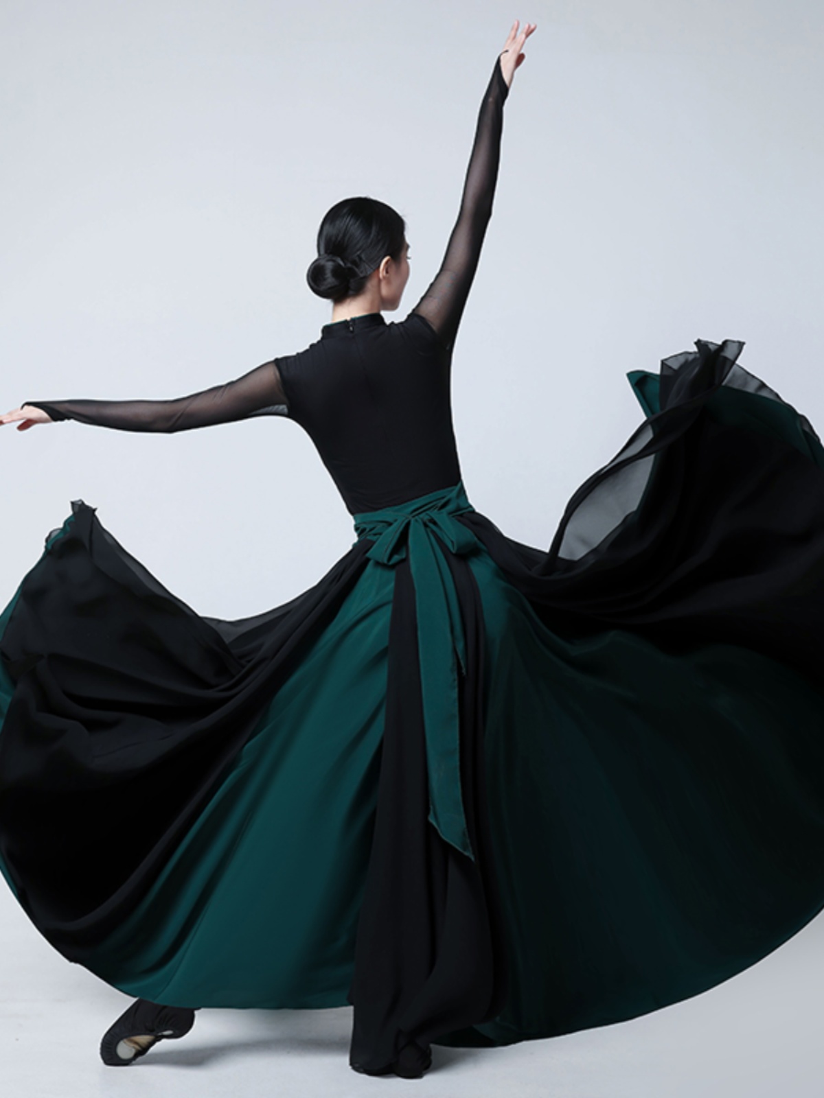 https://fulmo-img-server.com/danceuri/3a06e41b-7aa3-43b3-8b89-6ba5ac5df4b5.jpg