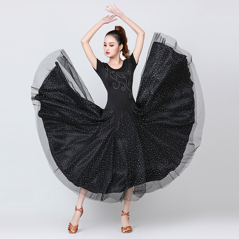 社交 ダンス ドレス 煌めく大型フレアスカート付き半袖ラテンドレス