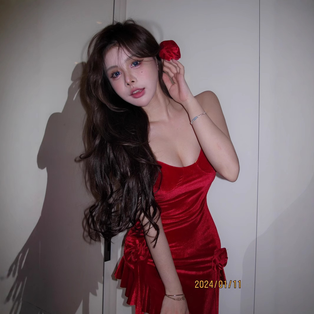 https://fulmo-img-server.com/danceuri/b8fb6726-08a0-4ade-ad79-d4c00377482b.jpg