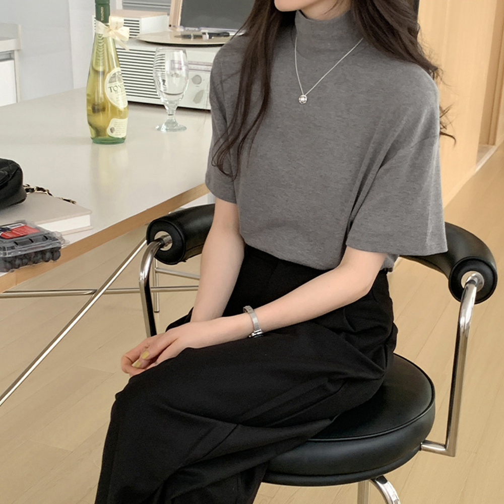 デート服 夏のデート映え ハイネック半袖カットソー