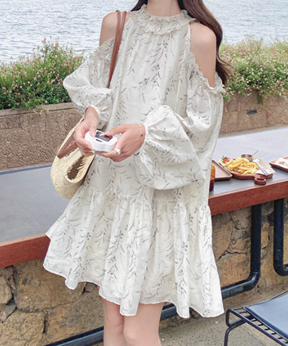 デート服 肩見せ 花柄フリルティアードワンピース