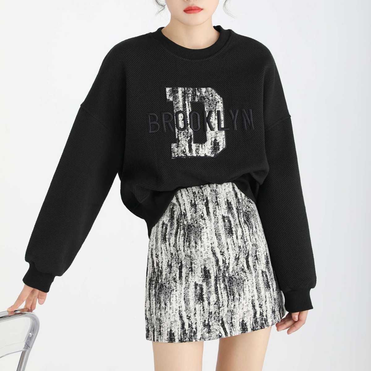 ロゴ入りセットアップ｜デート服