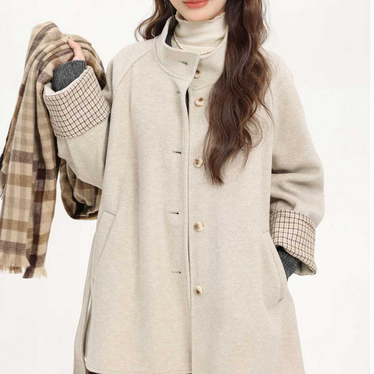 スタンドカラーベルト付きショートコート｜デート服