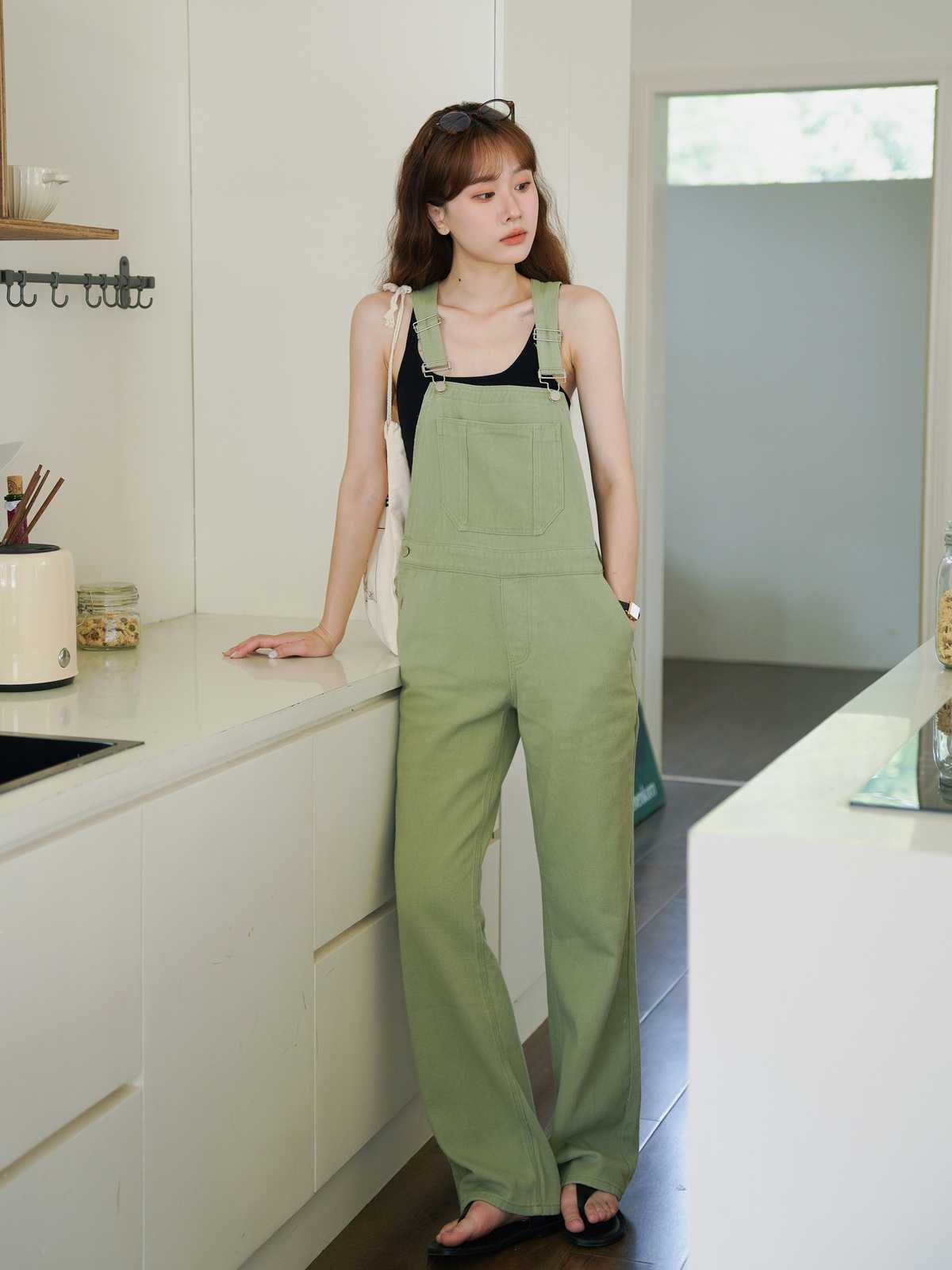 ライトグリーンデニムオーバーオール｜デート服