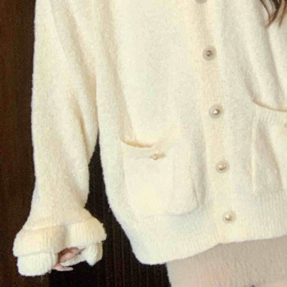 デート服 マストバイブイネックニットカーディガン