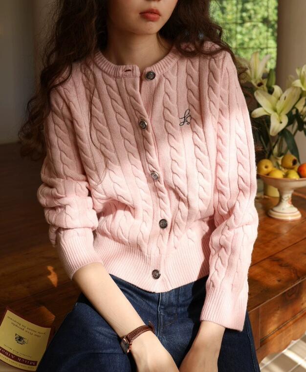 デート服 ケーブル編み丸首カーディガン上品ニット４色展開