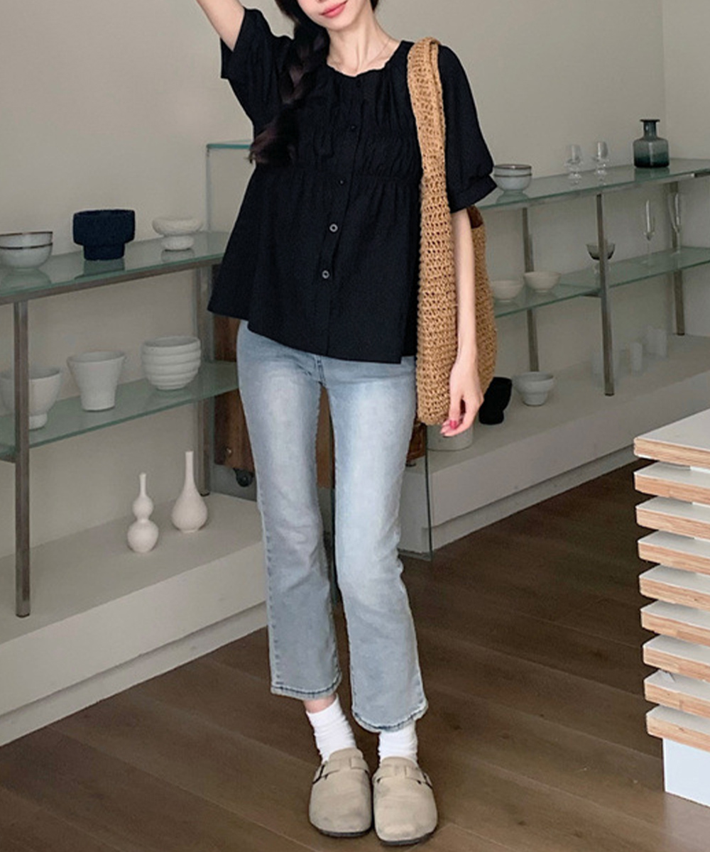 デート服 夏のデート向け シャーリングパフ袖ブラウス
