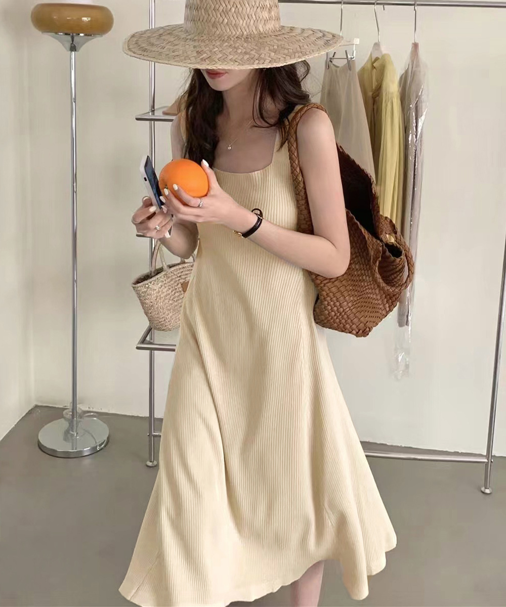 デート服 スクエアネック ニットタンクワンピース