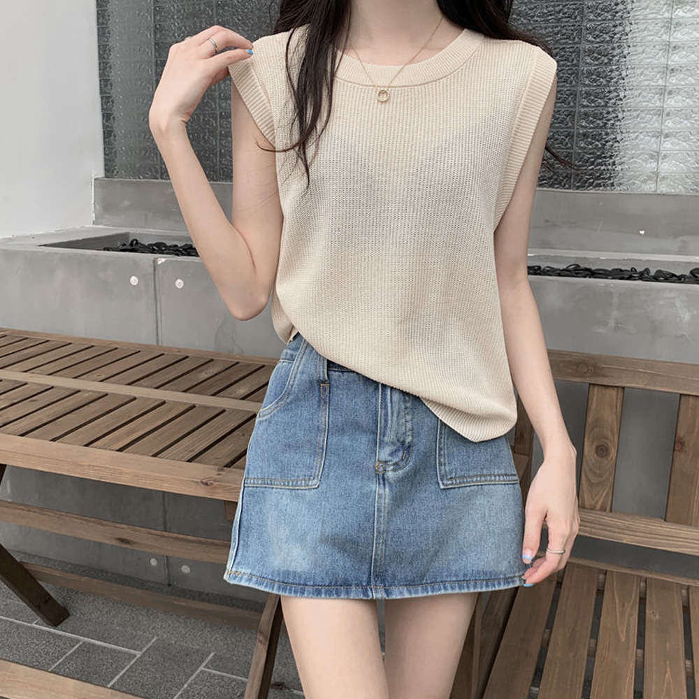 デート服 夏のデートにぴったり リブニットノースリーブトップス