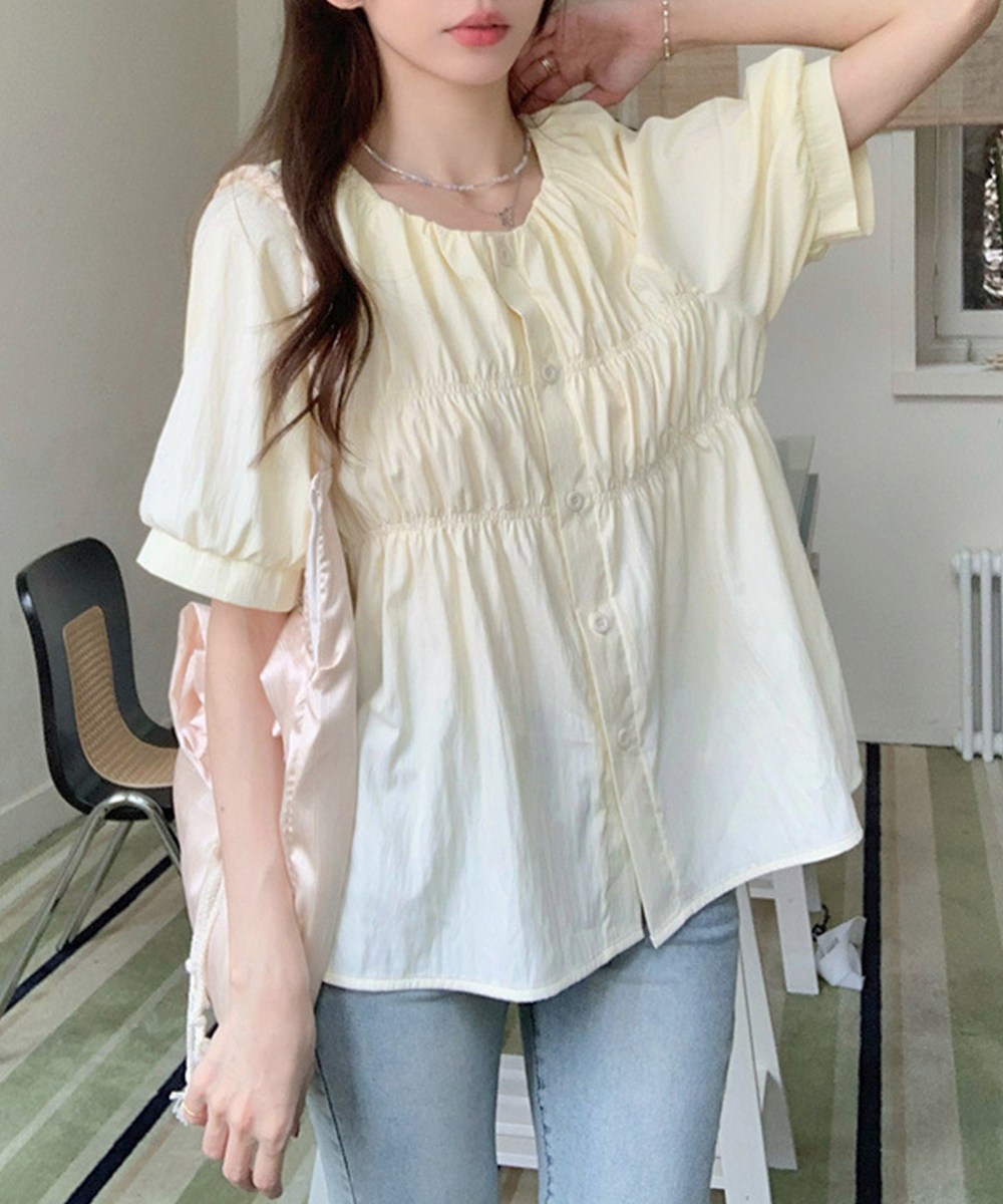 デート服 夏のデート向け シャーリングパフ袖ブラウス