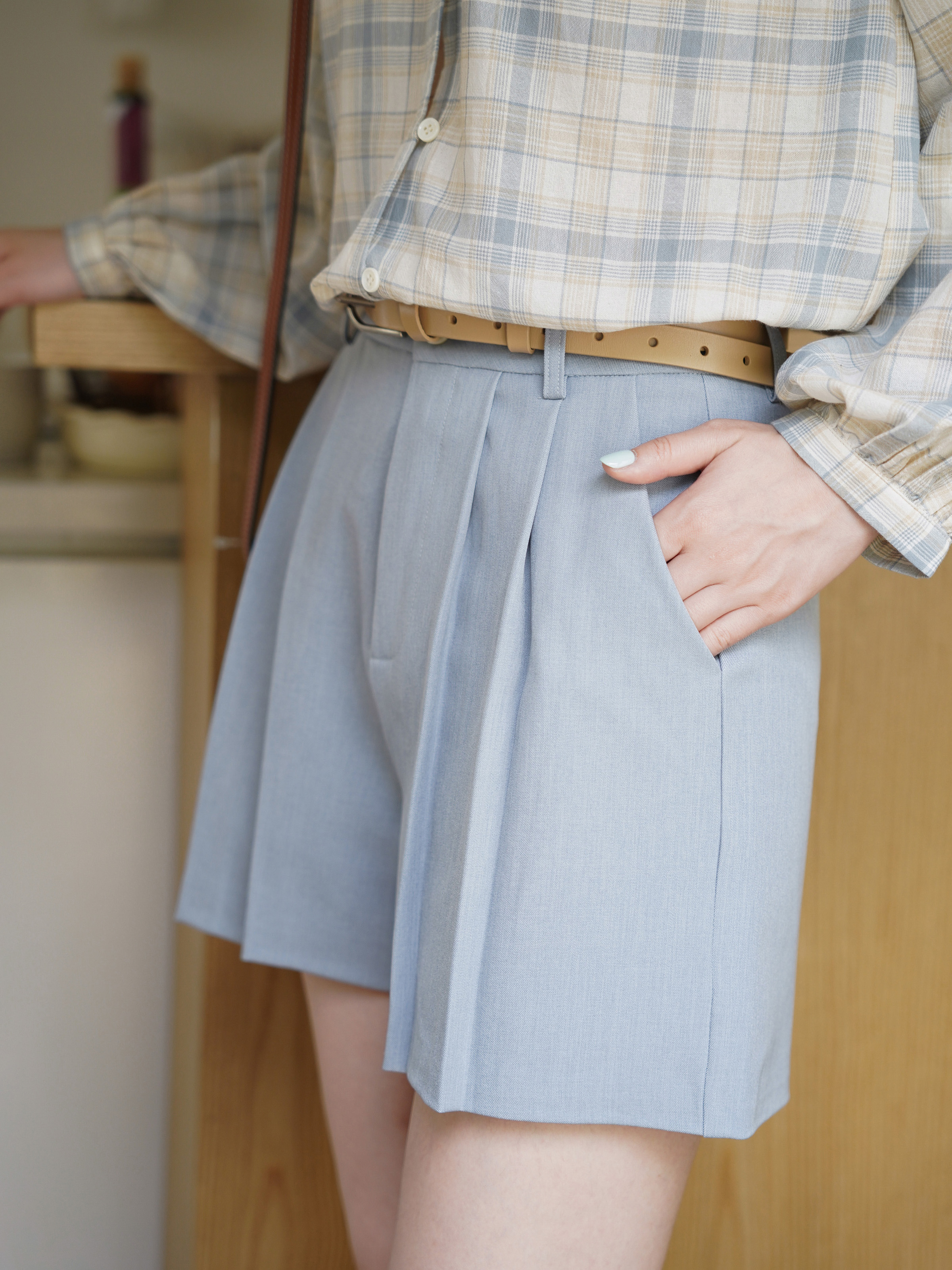 タックプリーツハイウエストショートパンツ｜デート服