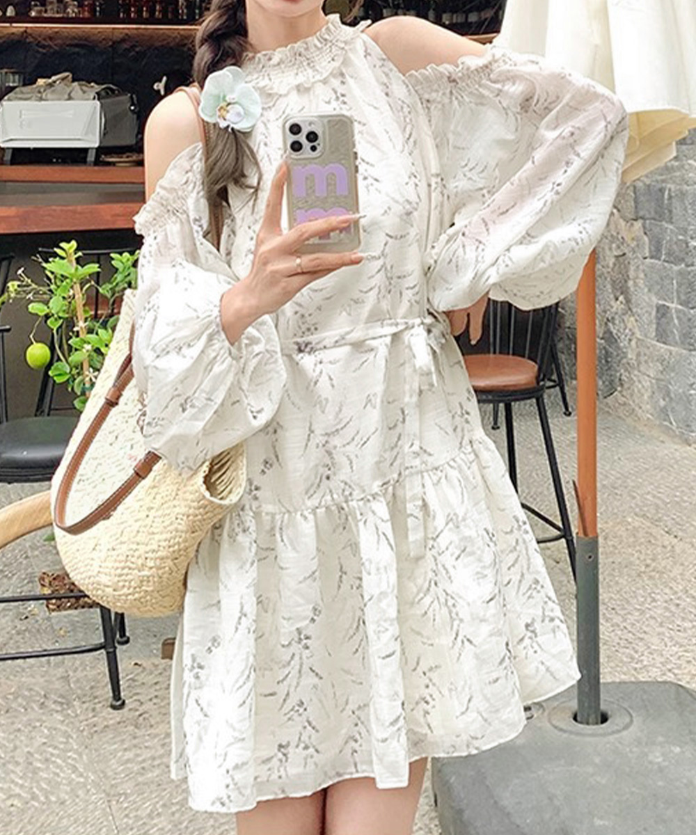 デート服 肩見せ 花柄フリルティアードワンピース