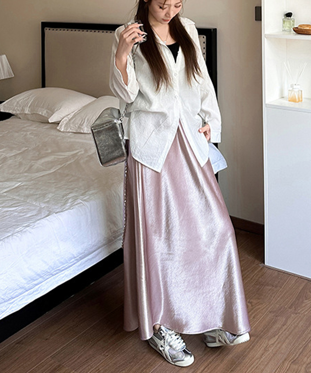 デート服 艶感サテンロングスカート 脚長効果 デート映え