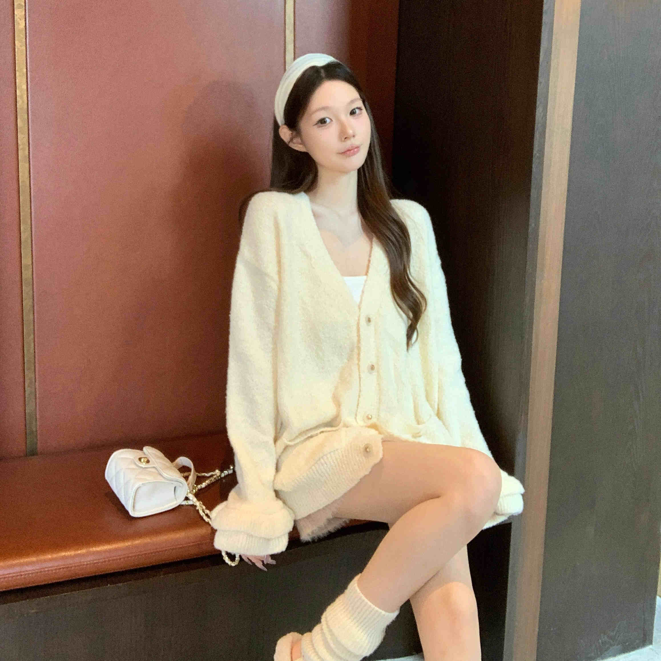 デート服 今季マストバイ気質美人ブイネックニットカーディガン