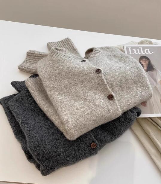 デート服 新作ふわもこニットカーディガン二色展開