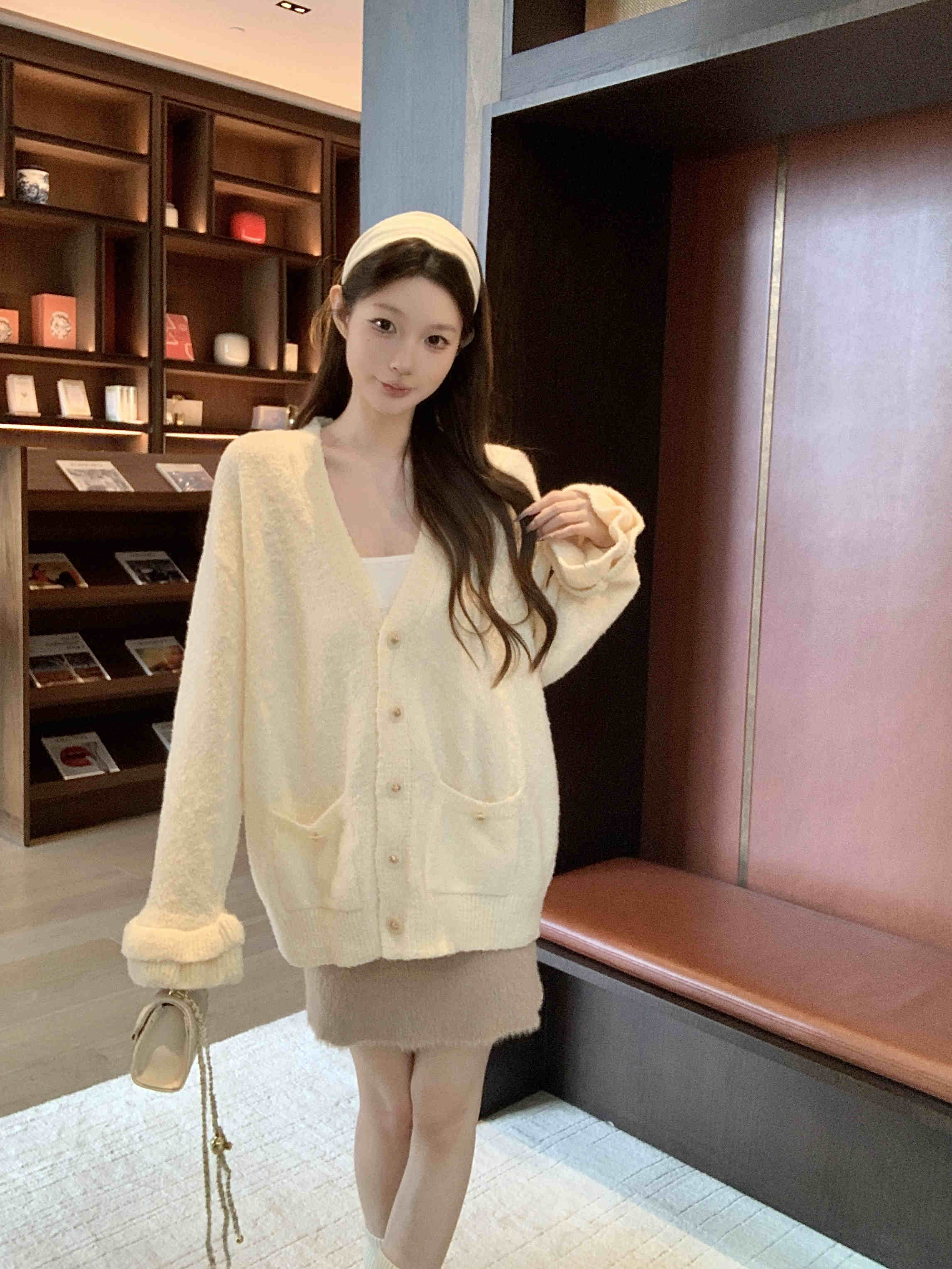 デート服 今季マストバイ気質美人ブイネックニットカーディガン