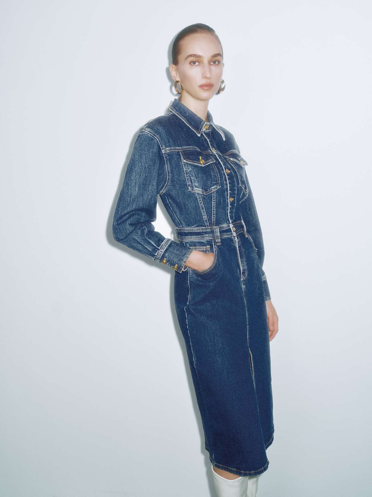 https://fulmo-img-server.com/denim-onepiece-labo/14d7ee2f920545f29e0b0f2304485c5a.jepg