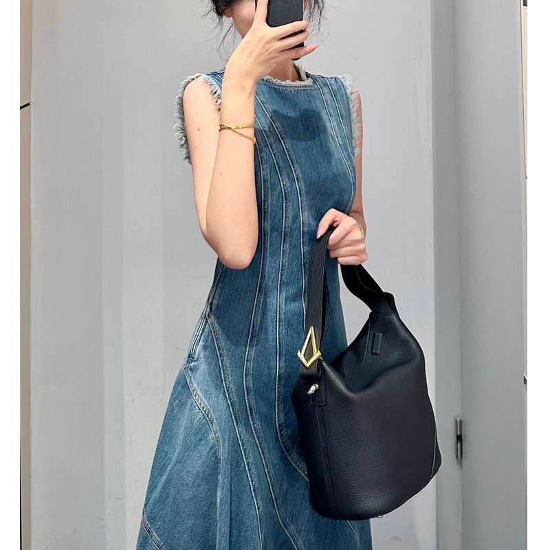 https://fulmo-img-server.com/denim-onepiece-labo/9ce8974304fe4749b5dc445009bc8c11.jepg