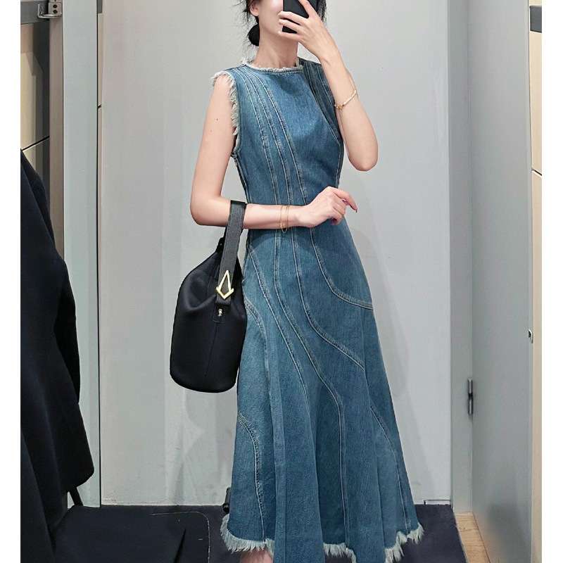 https://fulmo-img-server.com/denim-onepiece-labo/ef6de2beef5546fca18ac240d64dbebc.jepg