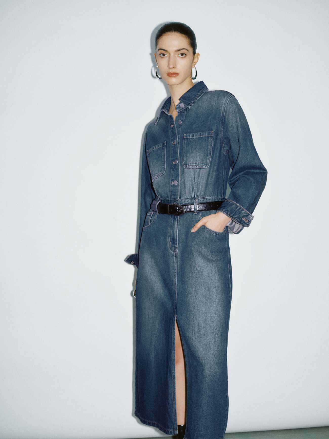 https://fulmo-img-server.com/denim-onepiece-labo/fc3d850bd6384dc8807b27dcb2ea98c9.jepg