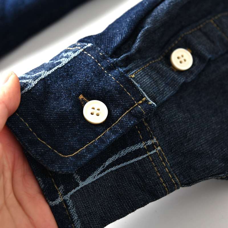 パッチワーク風デザインデニムシャツ