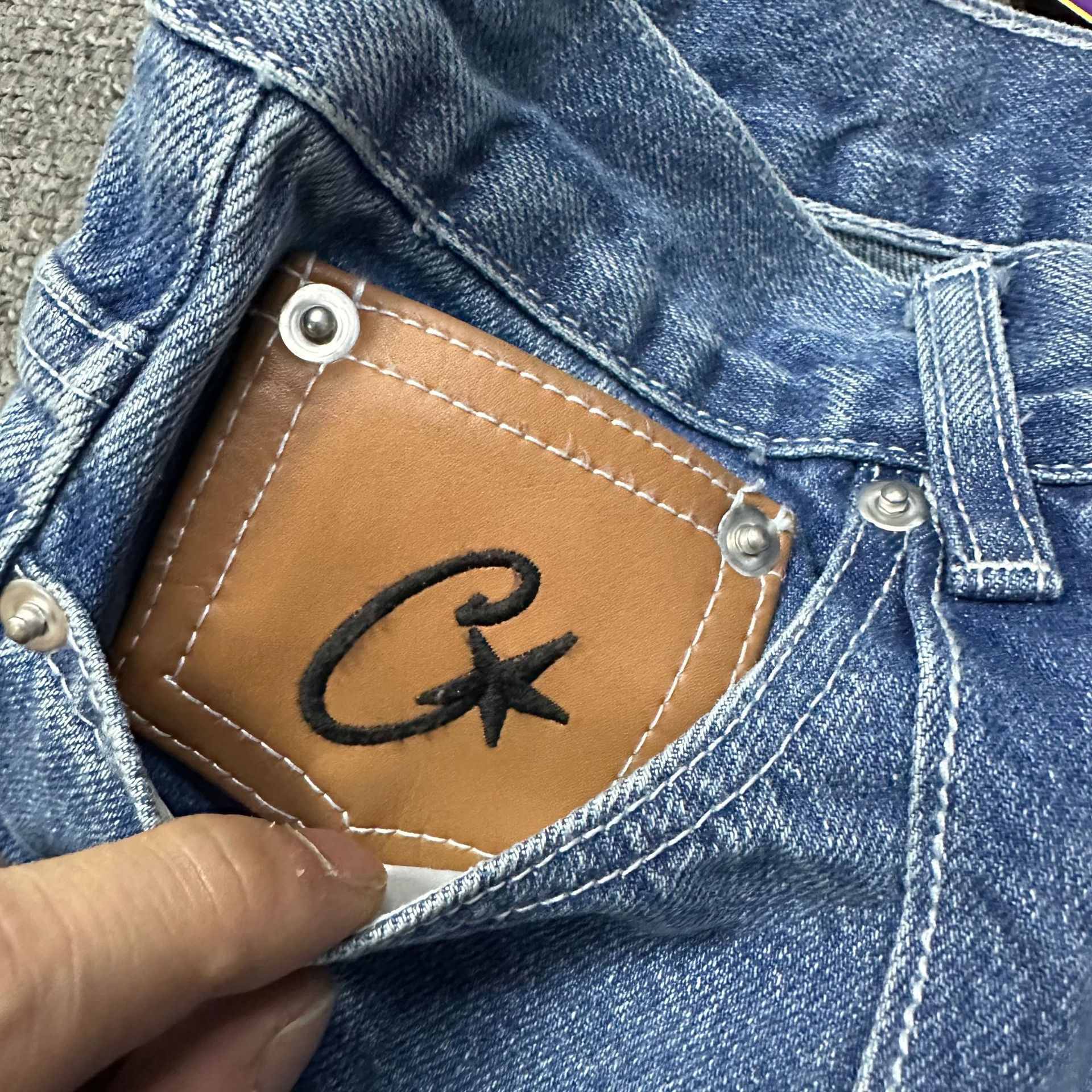 https://fulmo-img-server.com/denimmode/11ffb2e3-f6da-4b15-a0c6-5fdd7dfe013b.jpg