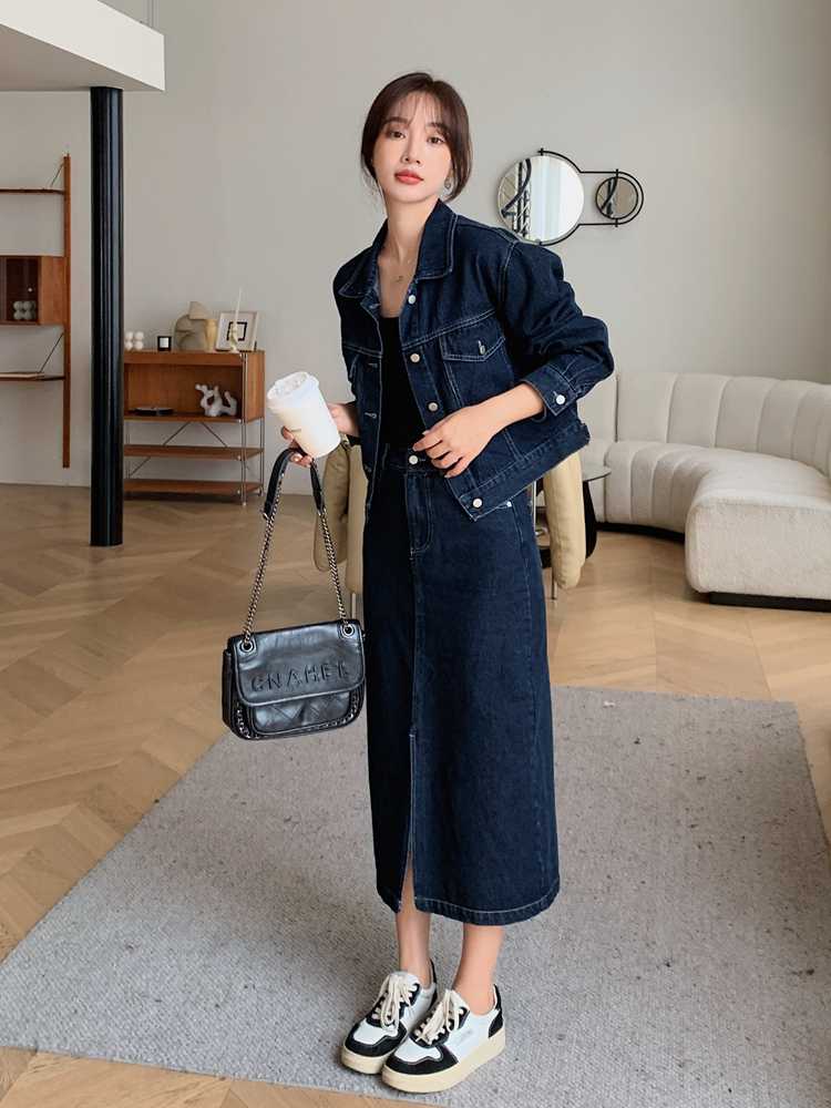 デニムセットアップ 大人の余裕を演出するデニム上下セット