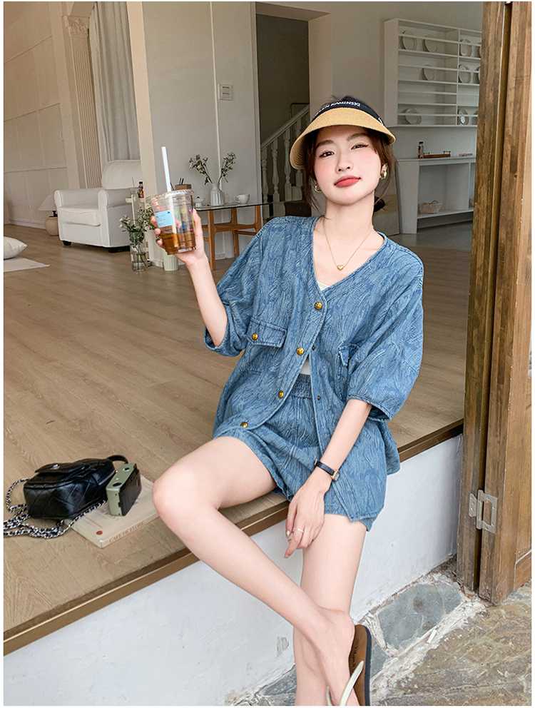 https://fulmo-img-server.com/denimmode/1756497054606_8vd5uihq_8o3oc1be.jpeg