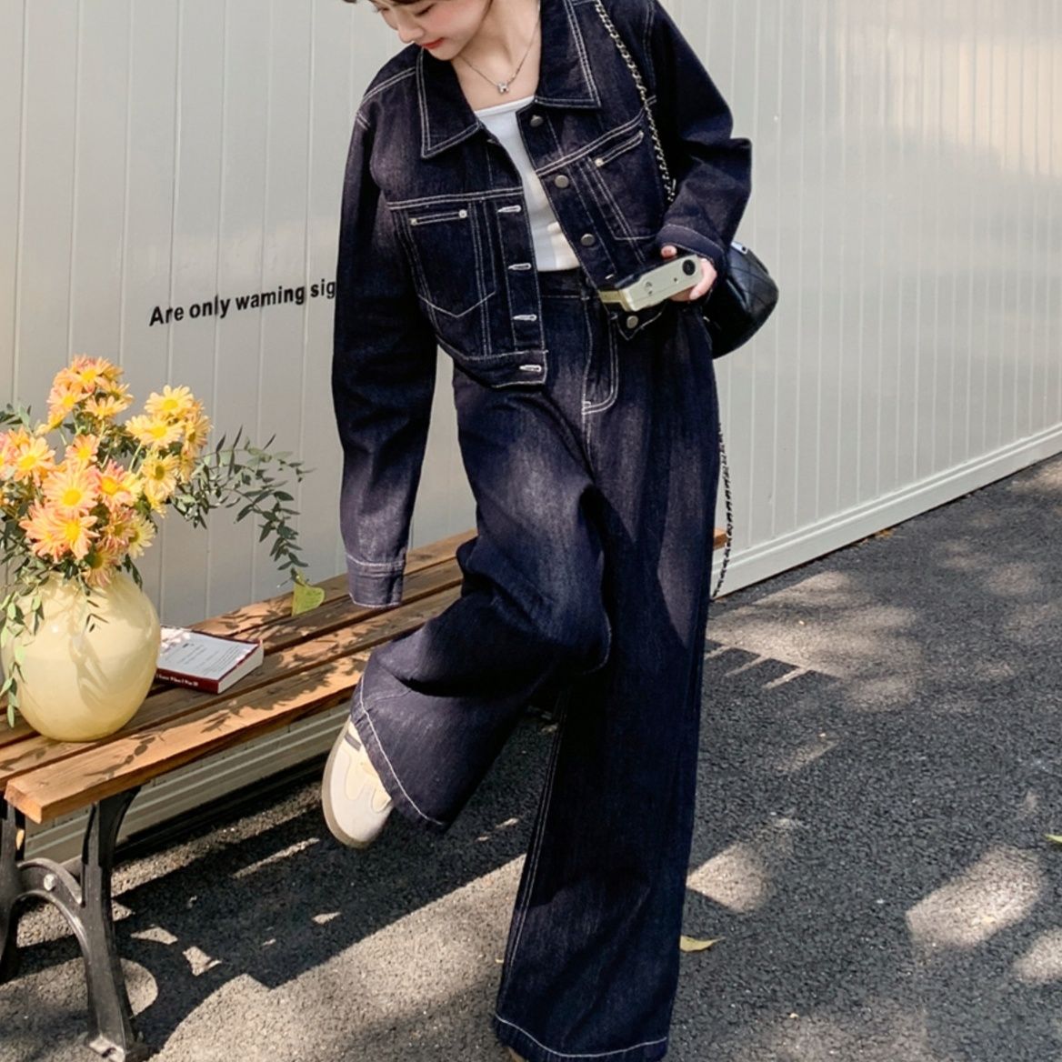https://fulmo-img-server.com/denimmode/1756962050454_x8iaqht9_at0npt52.jpeg