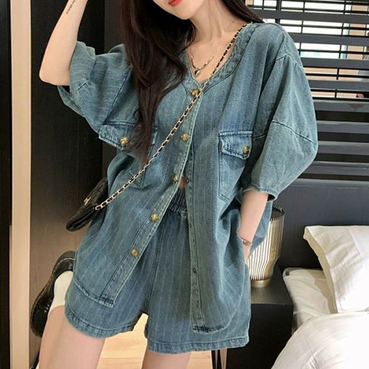 https://fulmo-img-server.com/denimmode/1758764758679_belhchen_fu0lm1lb.jpeg