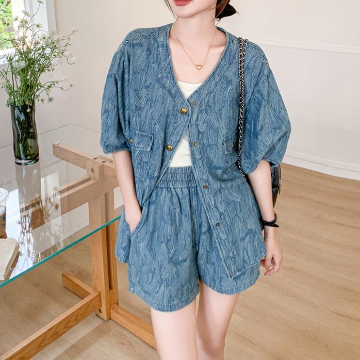 https://fulmo-img-server.com/denimmode/1758765347972_e85esnuo_bggp0cim.jpeg